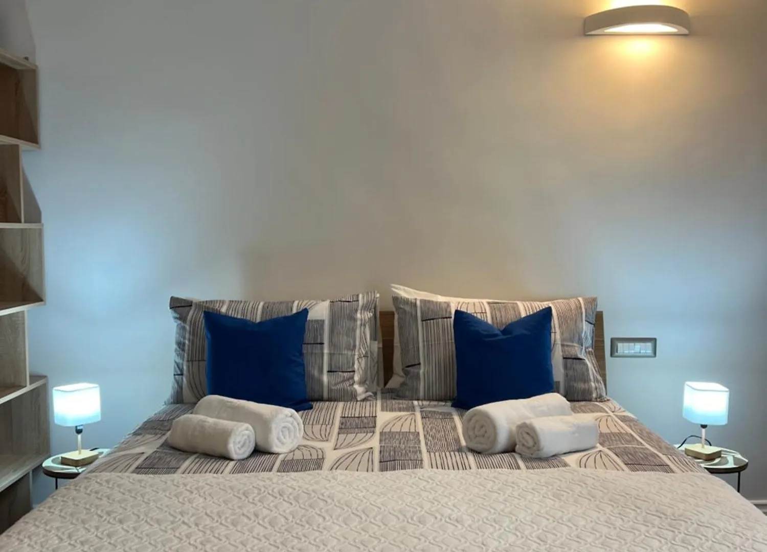 Queen House Naples