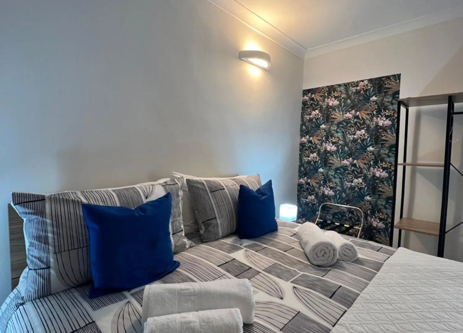Queen House Naples